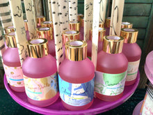 Load image into Gallery viewer, Illume- Pink Pepper Fruit scent