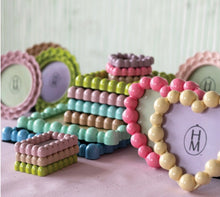 Load image into Gallery viewer, Round Ruffle Frame