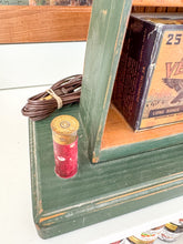 Load image into Gallery viewer, Vintage duck hunting lamp