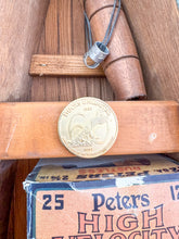 Load image into Gallery viewer, Vintage duck hunting lamp