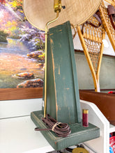 Load image into Gallery viewer, Vintage duck hunting lamp