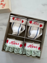 Load image into Gallery viewer, Vintage Set of 4 Coasters