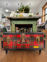 Load image into Gallery viewer, Vintage Scotch Locker Lounger Trunk