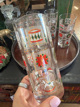 Load image into Gallery viewer, Vintage Set of 7 Holiday Icon Glasses