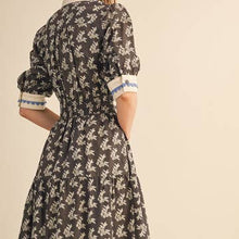 Load image into Gallery viewer, Floral Print Contrast Scallop Midi Dress
