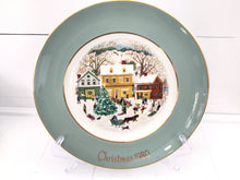 Load image into Gallery viewer, Vintage Avon Country Christmas 1980 plate
