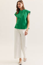 Load image into Gallery viewer, Scallop Trim Top- White or Kelly Green ENTRO
