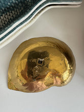 Load image into Gallery viewer, Vintage brass shell dish
