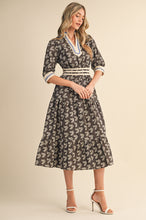 Load image into Gallery viewer, Floral Print Contrast Scallop Midi Dress
