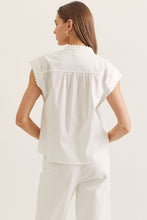 Load image into Gallery viewer, Scallop Trim Top- White or Kelly Green ENTRO
