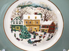 Load image into Gallery viewer, Vintage Avon Country Christmas 1980 plate
