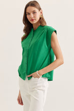 Load image into Gallery viewer, Scallop Trim Top- White or Kelly Green ENTRO

