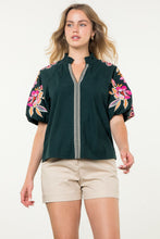 Load image into Gallery viewer, Green corduroy embroidered sleeve top
