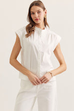 Load image into Gallery viewer, Scallop Trim Top- White or Kelly Green ENTRO
