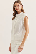 Load image into Gallery viewer, Scallop Trim Top- White or Kelly Green ENTRO
