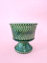 Load image into Gallery viewer, Vintage Green McCoy Pot
