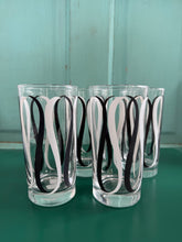 Load image into Gallery viewer, Set of 4 Vintage Glasses
