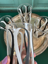 Load image into Gallery viewer, Set of 4 Vintage Glasses

