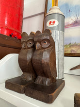 Load image into Gallery viewer, Vintage Wooden Owl Bookends
