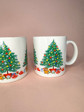 Load image into Gallery viewer, Vintage Christmas Mugs
