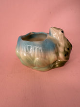 Load image into Gallery viewer, Vintage Frog &amp; Lily Planter
