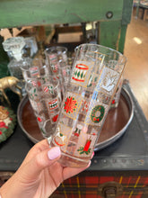 Load image into Gallery viewer, Vintage Set of 7 Holiday Icon Glasses
