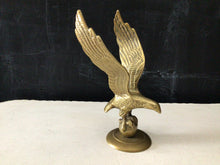 Load image into Gallery viewer, Vintage brass eagle flag topper #3
