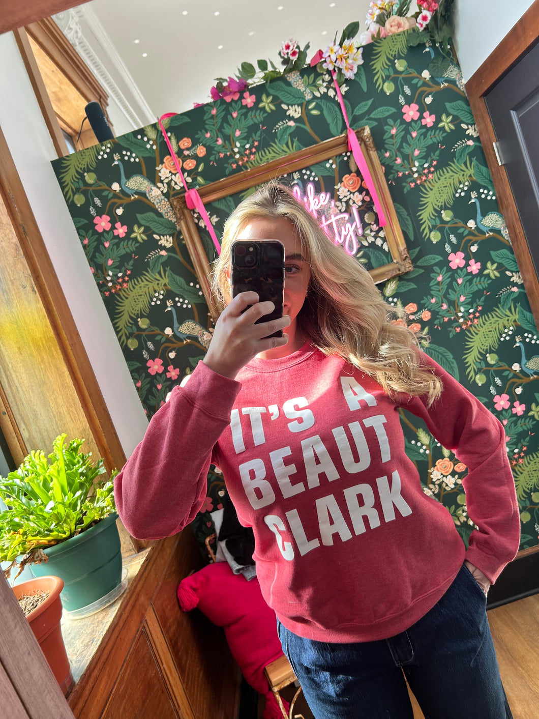 IT’S A BEAUT CLARK Sweatshirt