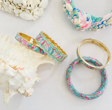 Load image into Gallery viewer, Canvas Style Makenzie tropical hinge bracelet
